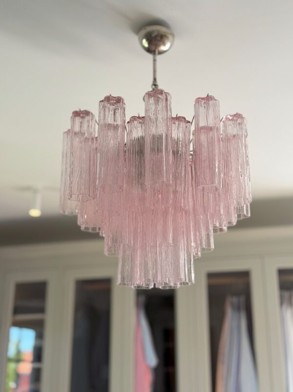Medium Pink Murano Glass Chandelier Tubular – handcrafted in Italy