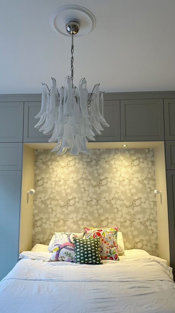 Hand-blown White Murano chandelier with 36 glass prisms