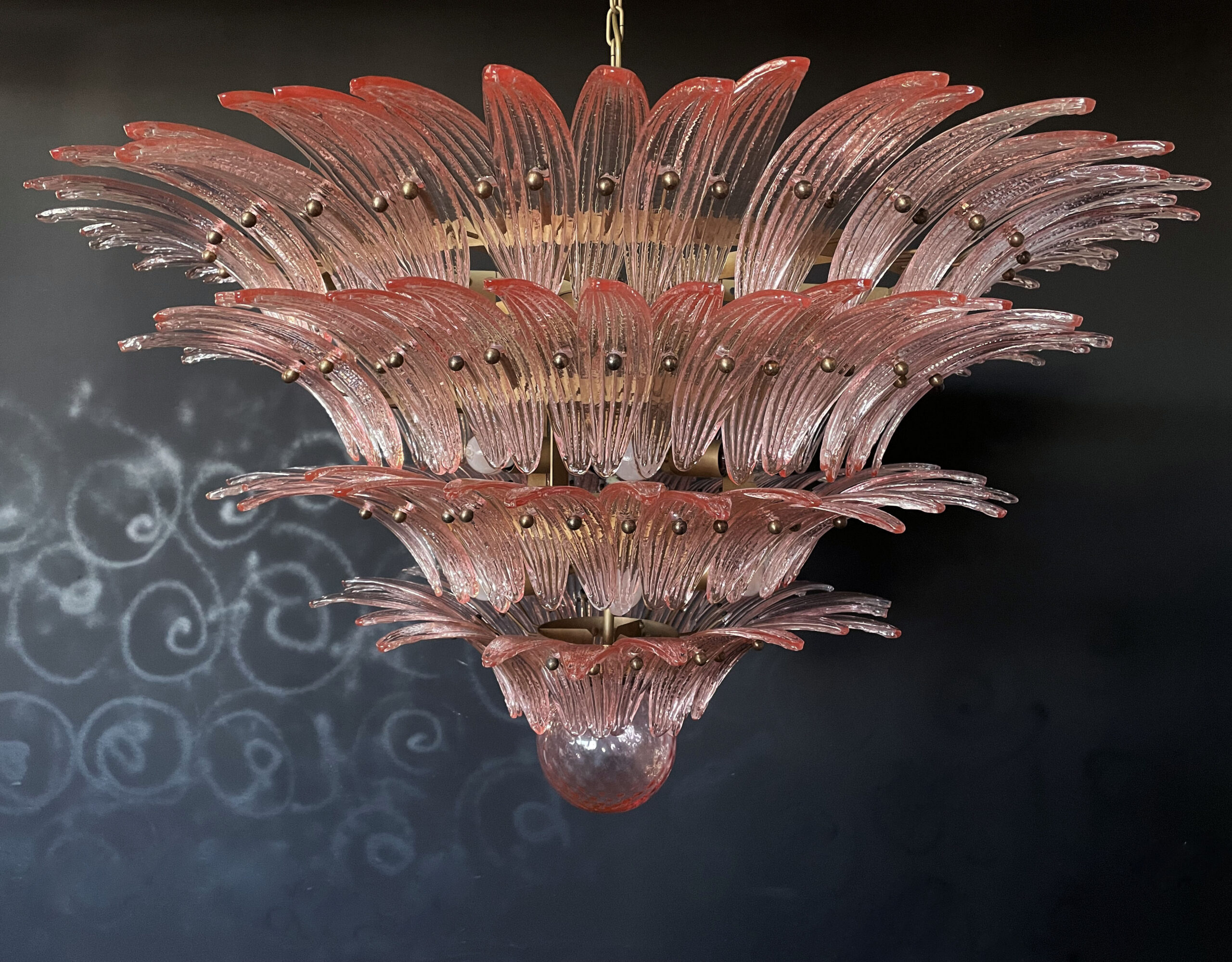 Handblown Murano glass — Palmette Pink