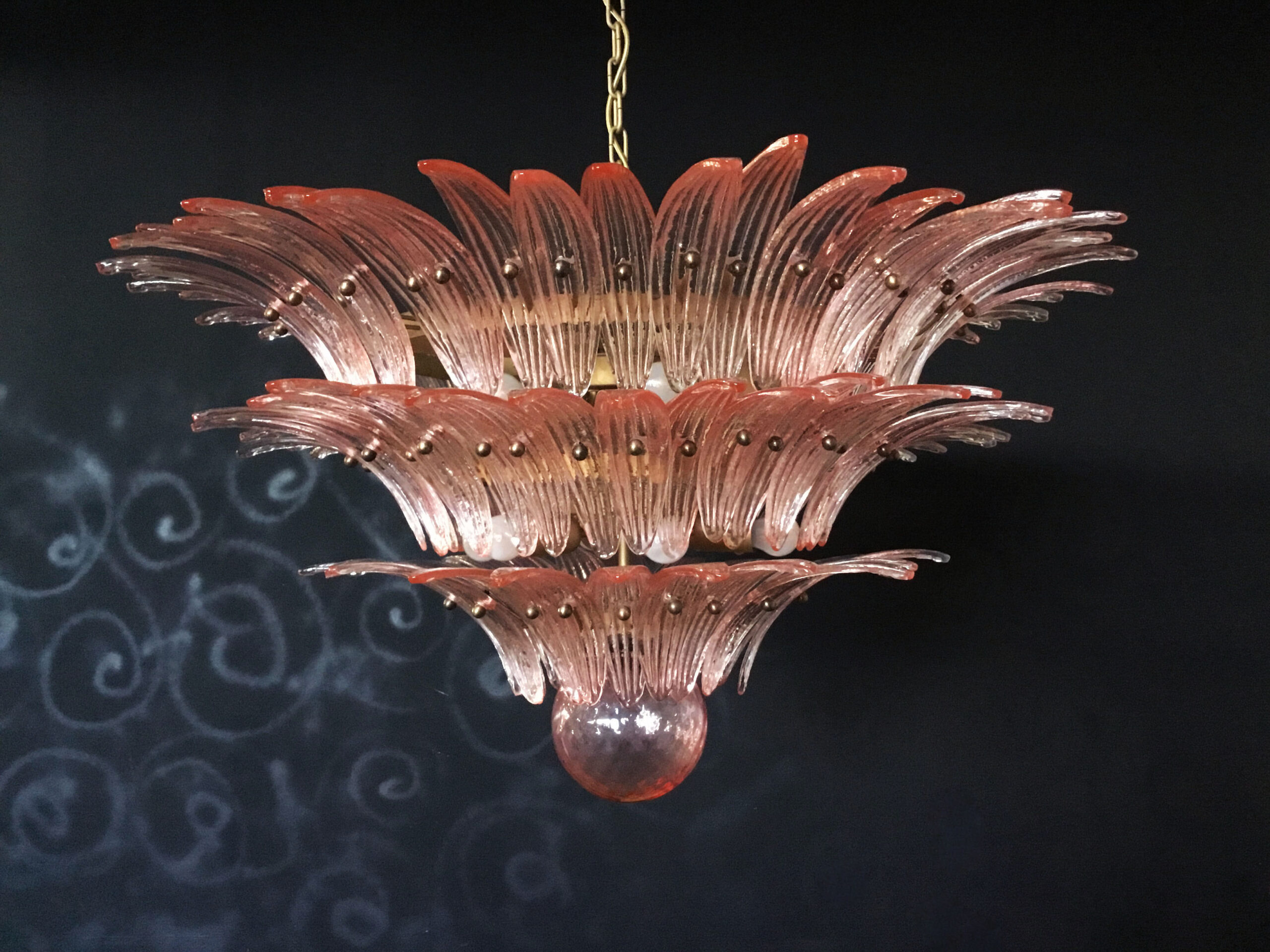 Handblown Murano glass — Palmette Pink