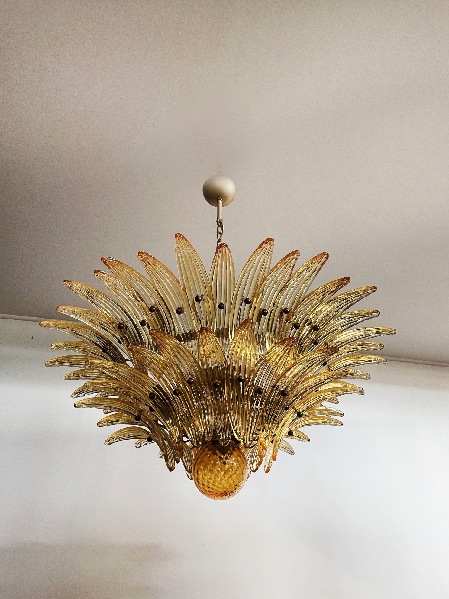 Handblown Murano glass — Palmette Amber