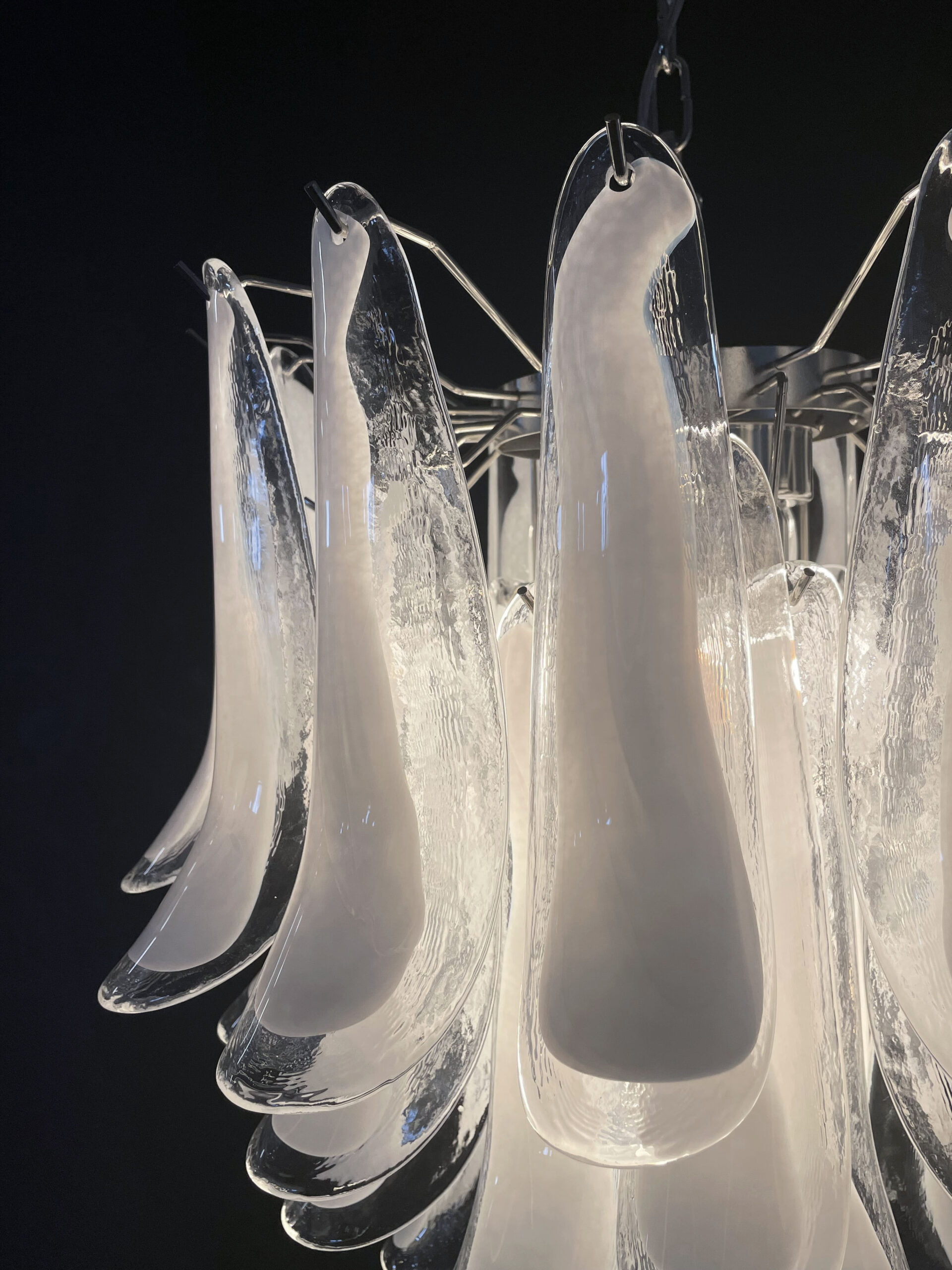 Transparent Murano Petal Chandelier – 41 Glass Petals