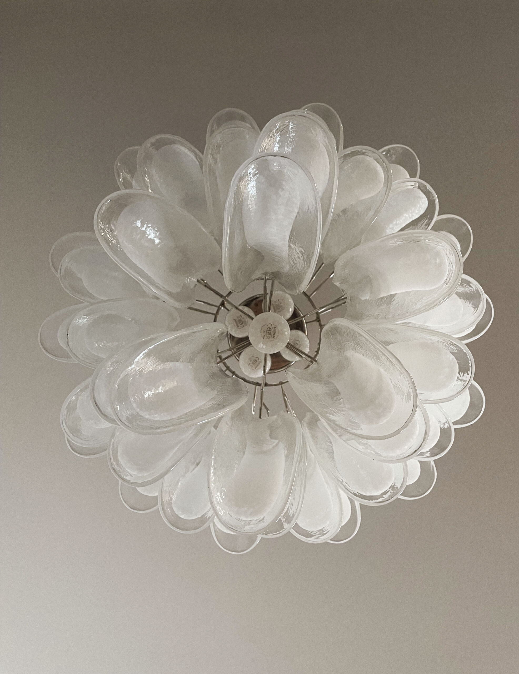Transparent Murano Petal Chandelier – 41 Glass Petals
