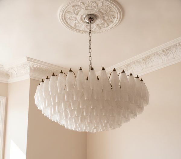 Handblown Murano Alabaster Chandelier – 185 Alabaster Glass under an ornate ceiling rose