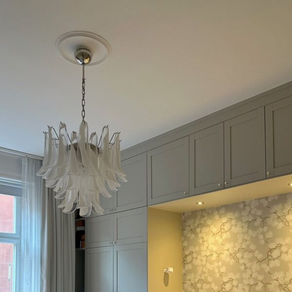 White Murano Petal Chandelier – 36 Glass Petals
